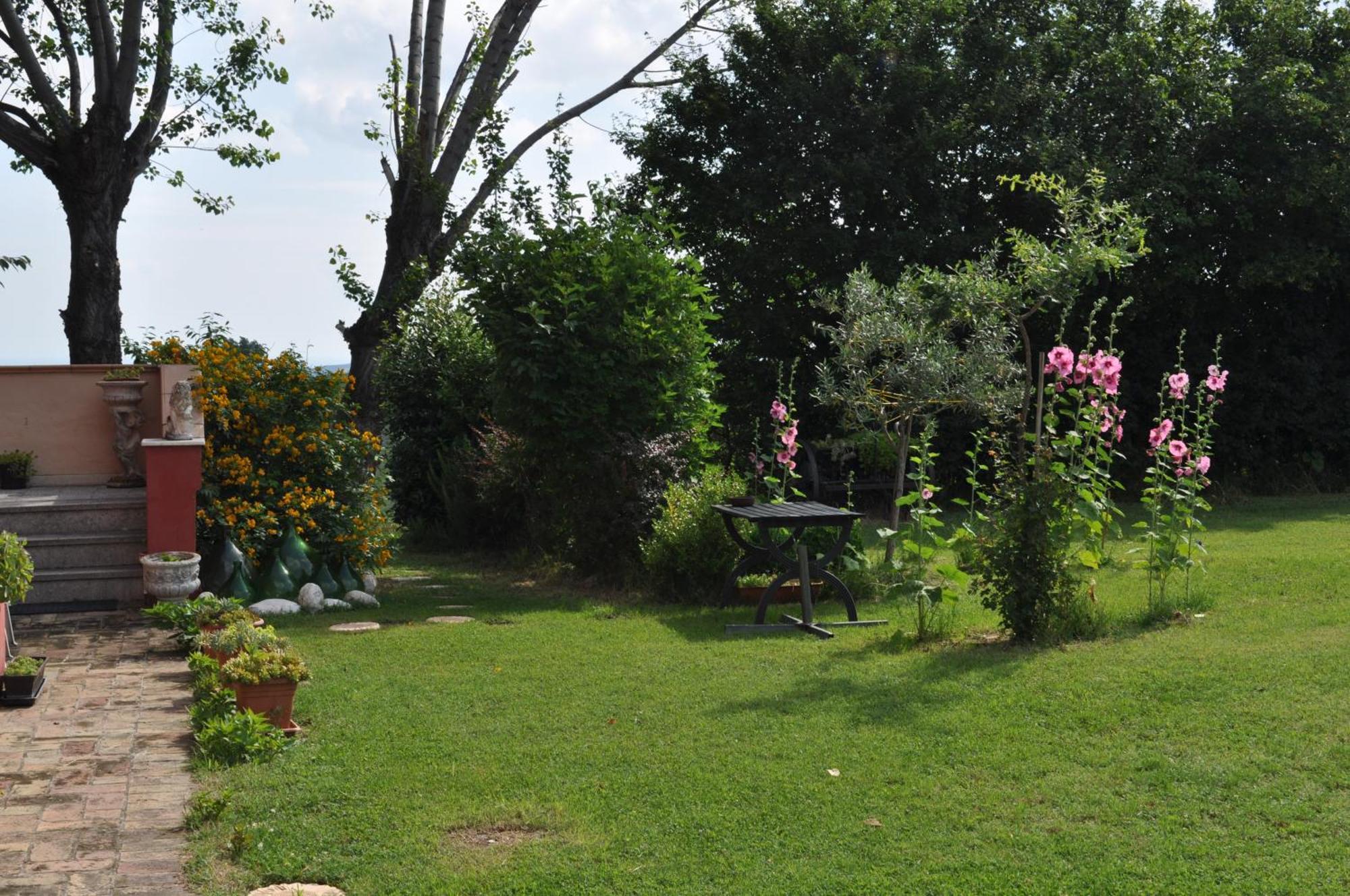 Agriturismo Isola Dei Calanchi - Guest House Atri Exterior foto